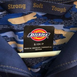 Women’s scrub jacket